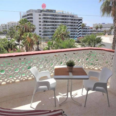 Apartment With A Large South-Facing Balcony, Sea View And Wifi In Las Americas Center Плая-де-лас-Америкас Экстерьер фото