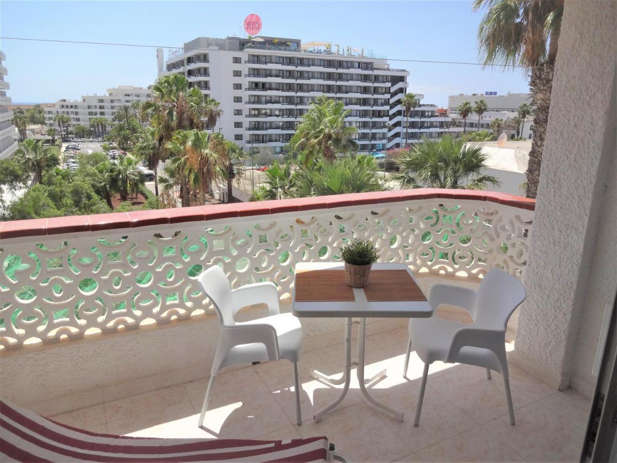 Apartment With A Large South-Facing Balcony, Sea View And Wifi In Las Americas Center Плая-де-лас-Америкас Экстерьер фото