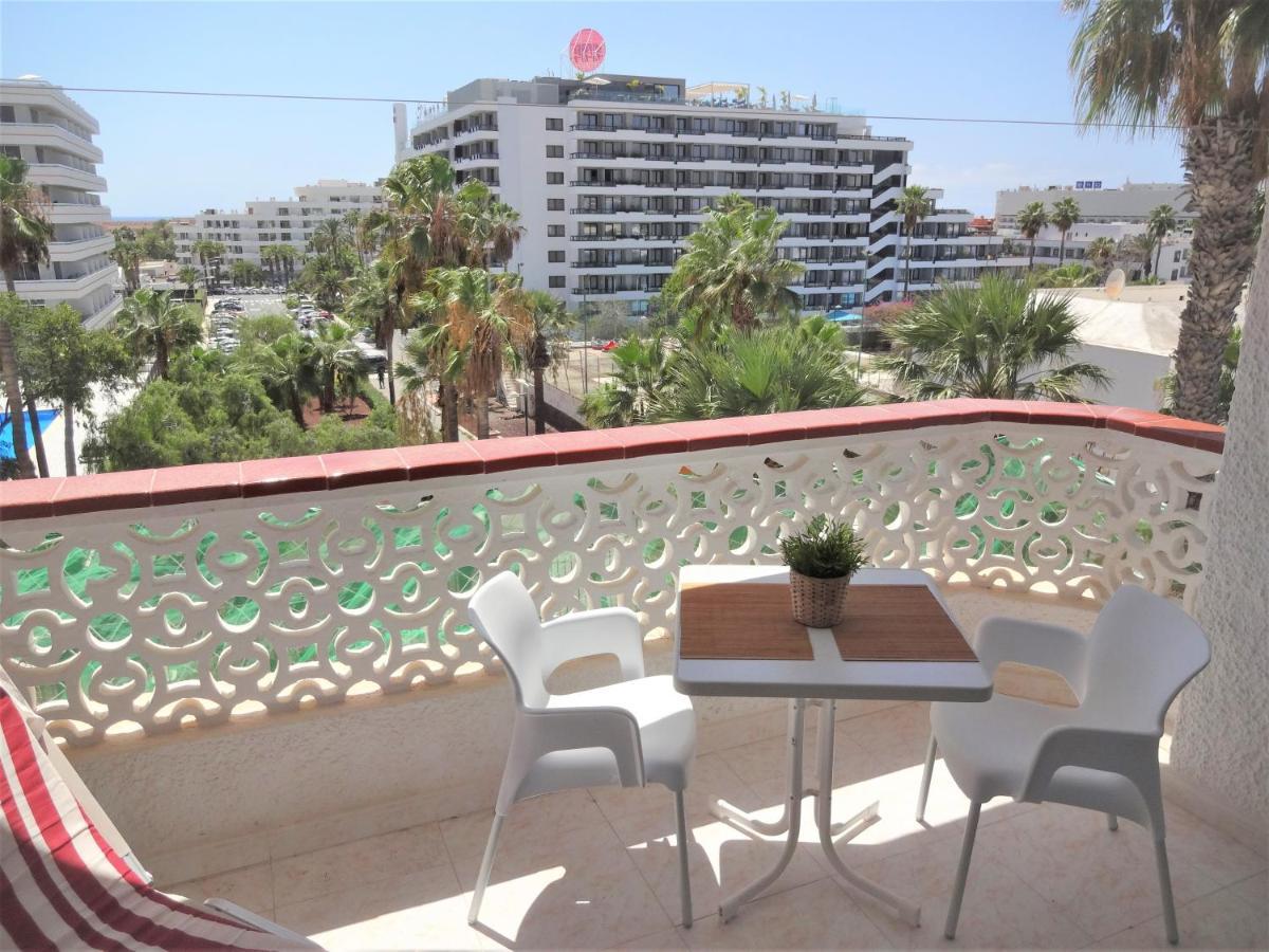 Apartment With A Large South-Facing Balcony, Sea View And Wifi In Las Americas Center Плая-де-лас-Америкас Экстерьер фото