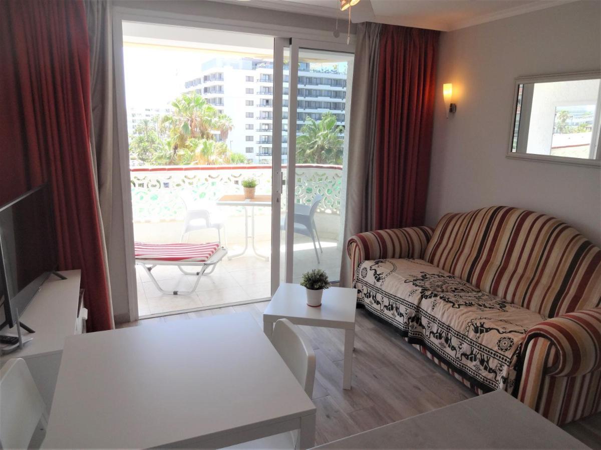 Apartment With A Large South-Facing Balcony, Sea View And Wifi In Las Americas Center Плая-де-лас-Америкас Экстерьер фото