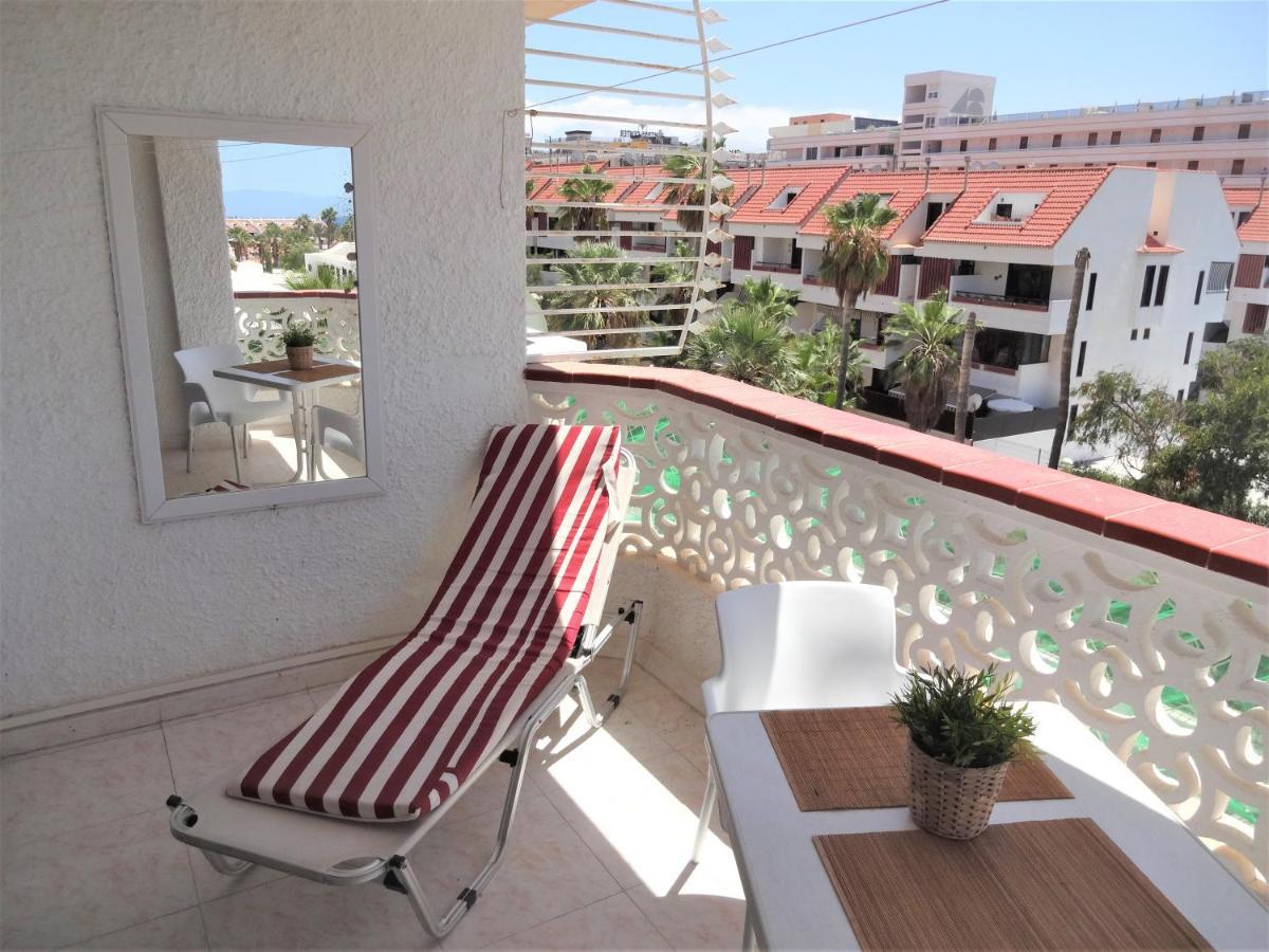 Apartment With A Large South-Facing Balcony, Sea View And Wifi In Las Americas Center Плая-де-лас-Америкас Экстерьер фото