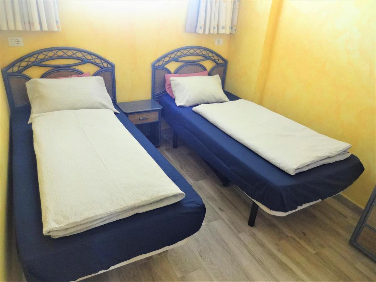 Apartment With A Large South-Facing Balcony, Sea View And Wifi In Las Americas Center Плая-де-лас-Америкас Экстерьер фото